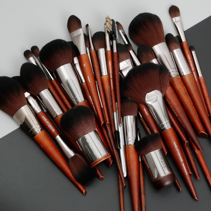 Balbaz hairline powder makeup brush with soft bristles for precise application on hairlines and facial contours.